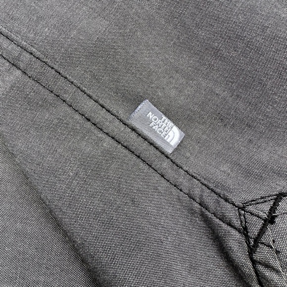 Men’s The North Face Short Sleeved Button Up Shirt - Picture 3 of 6